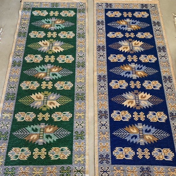 Green Reversible Runner - Picture 3 of 6